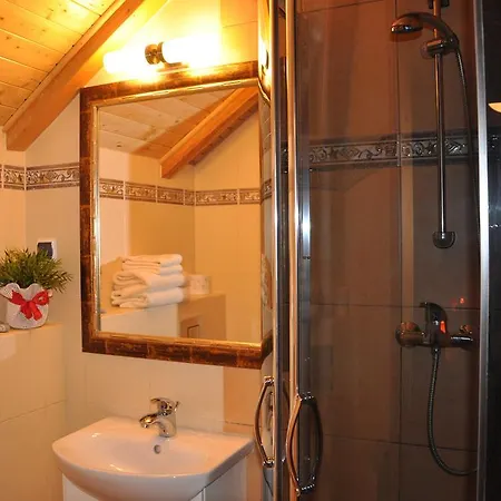 Δωμάτια σε οικογενειακή κατοικία Central Leba Suites *