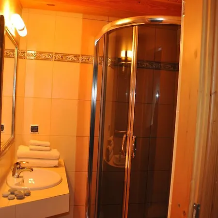 Δωμάτια σε οικογενειακή κατοικία Central Leba Suites *