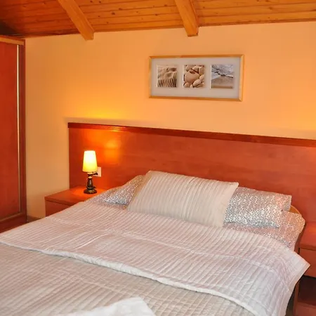 בית אירוח Central Leba Suites